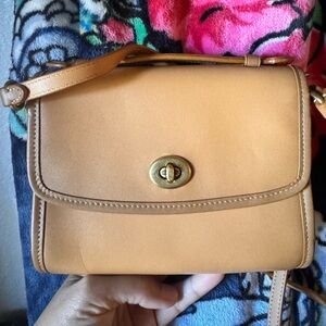 Coach Kip Turnlock crossbody g2257-c3486